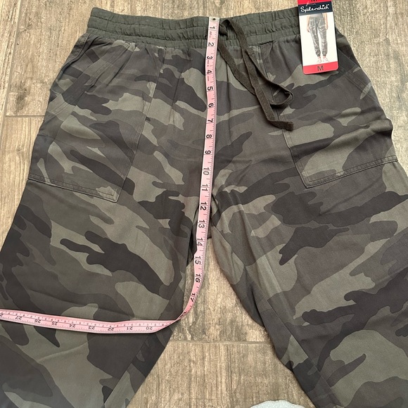Splendid Camo joggers. - Picture 7 of 7